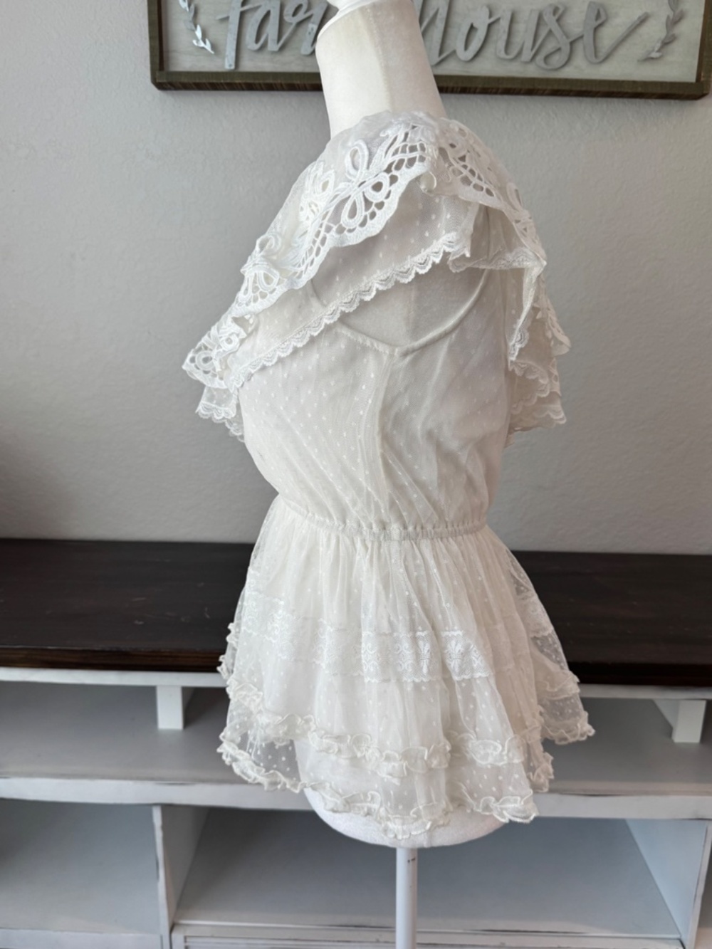 NWT Rococo Sand Ame Off White One Shoulder‎ Lace Ruffle Top Size S BB - Picture 6 of 8